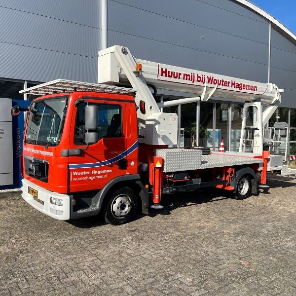 Vrachtautohoogwerker 33 meter (C-rijbewijs) Vrachtautohoogwerker 33 meter (C-rijbewijs)